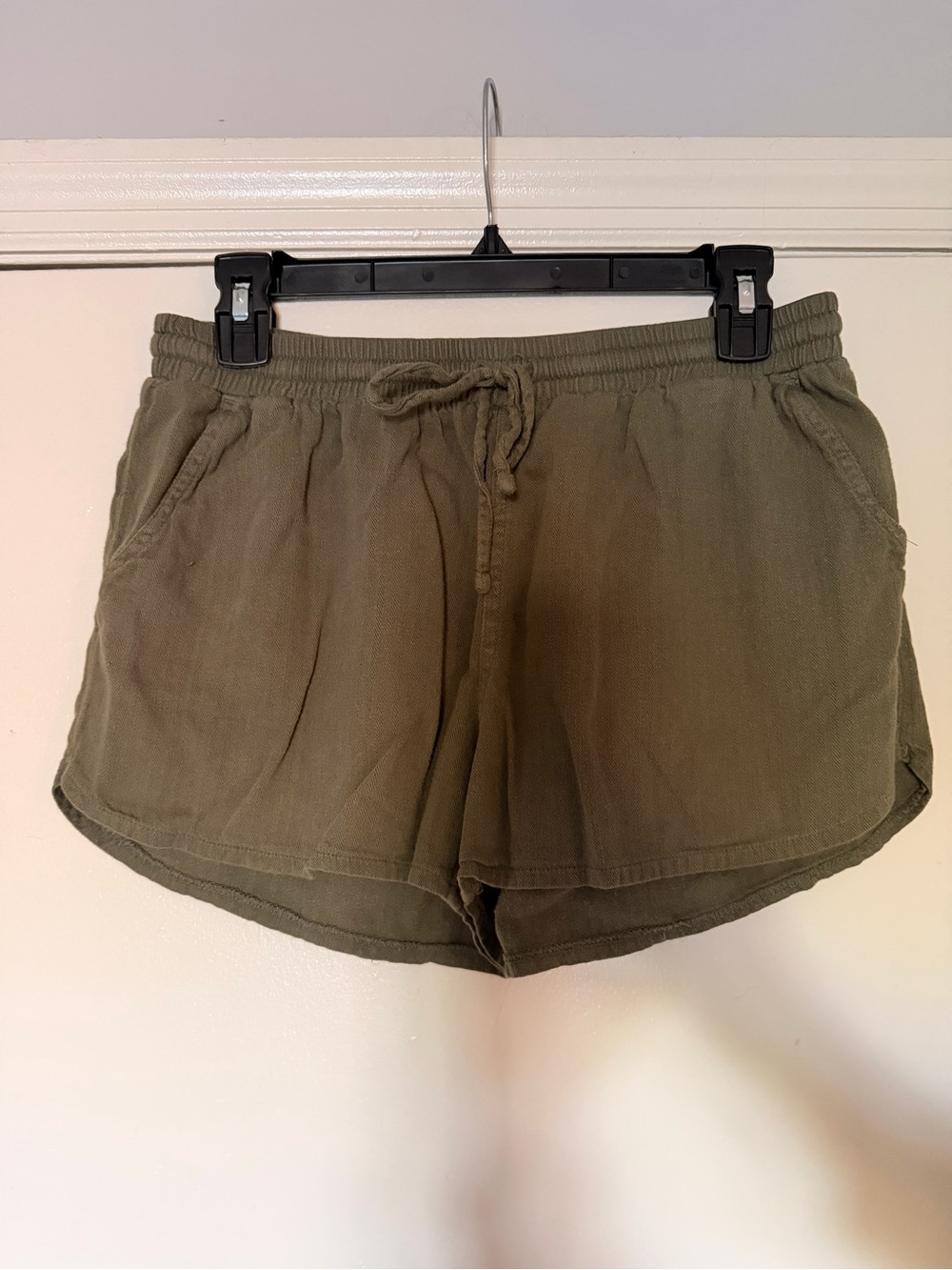 Universal Thread Olive Green Drawstring Athletic Shorts